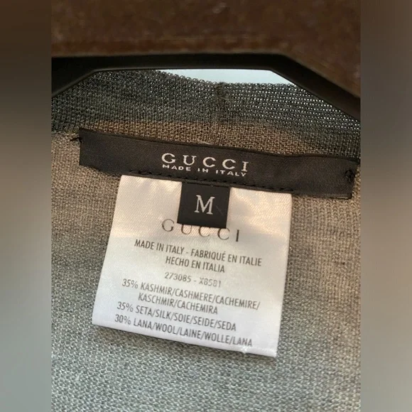 Gucci cashmere, silk and wool cardigan with gold designer buttons and gold logo. - Picture 16 of 16